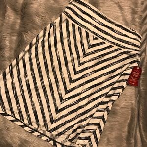 Black and white business casual skirt